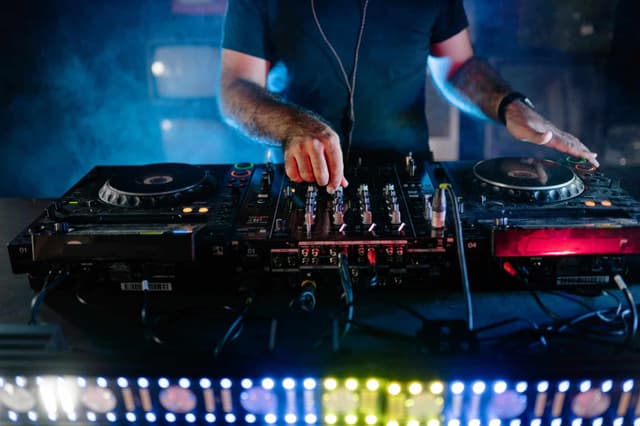 Antares Autotune pitch correction software on Xfactor shows