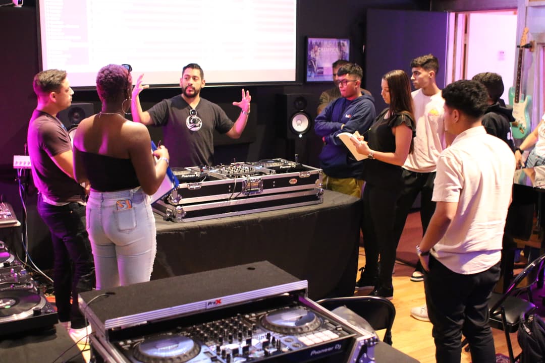 5 DJ Tips for Beginner DJs