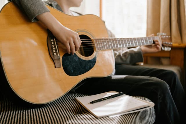 How to Write a Song With Good Lyrics | Writing a Song